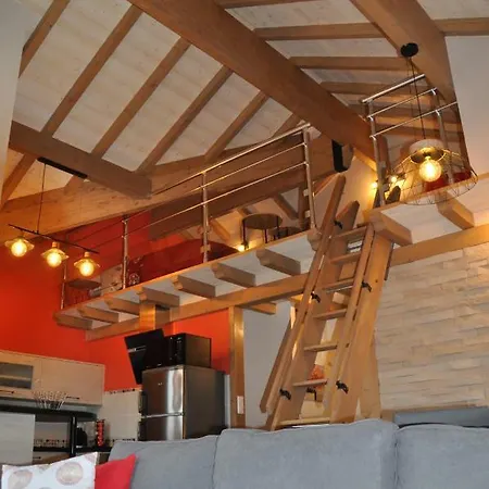 Chalet Les Charmes Du Sauna Et *